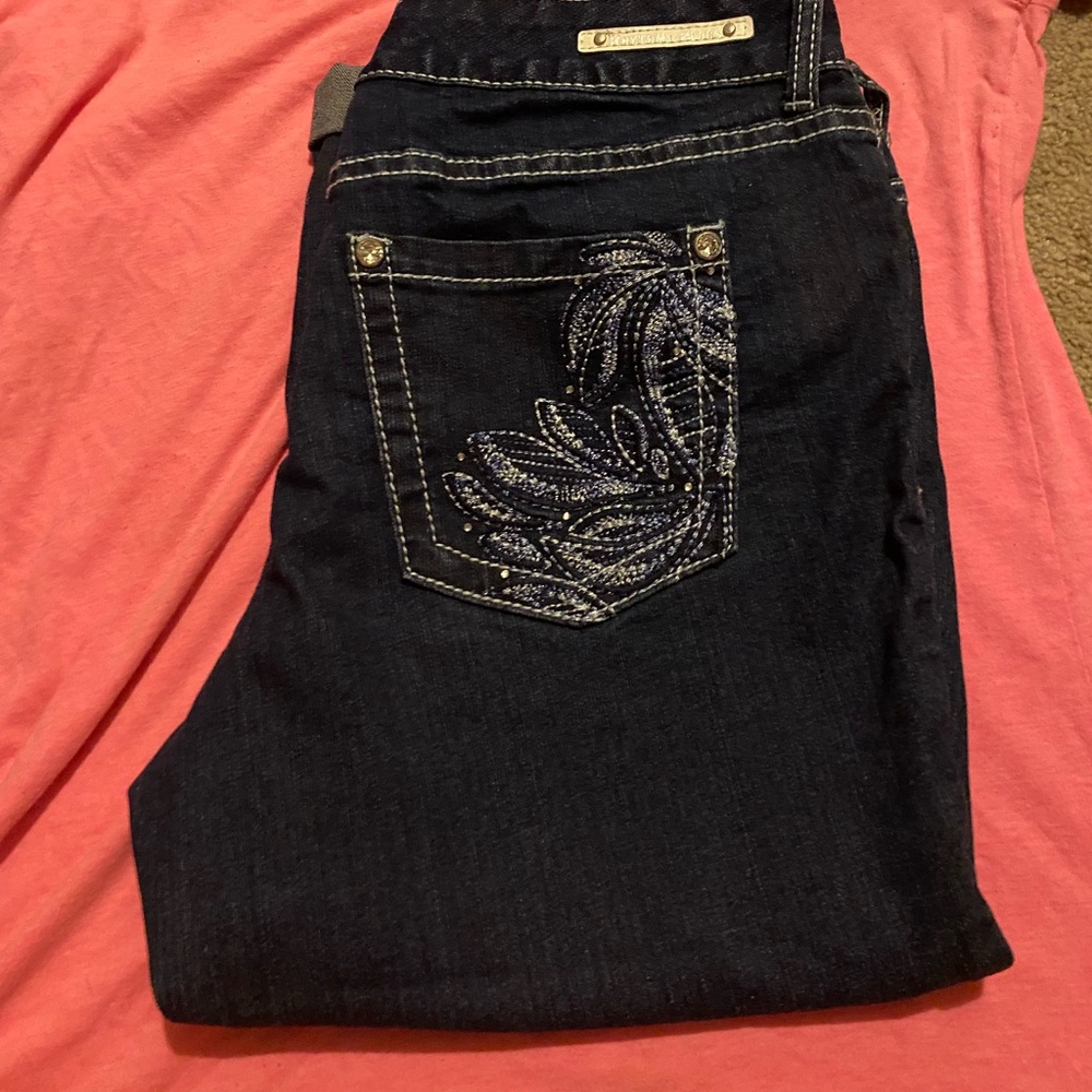 Capri jeans.